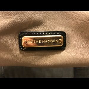 Steve Madden navy and cream bag.